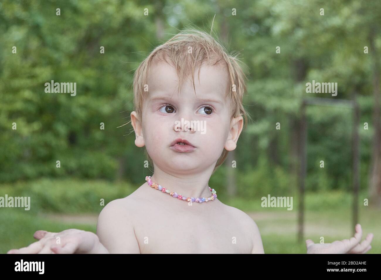 emotion is a misunderstanding, the little girl throws up his hands