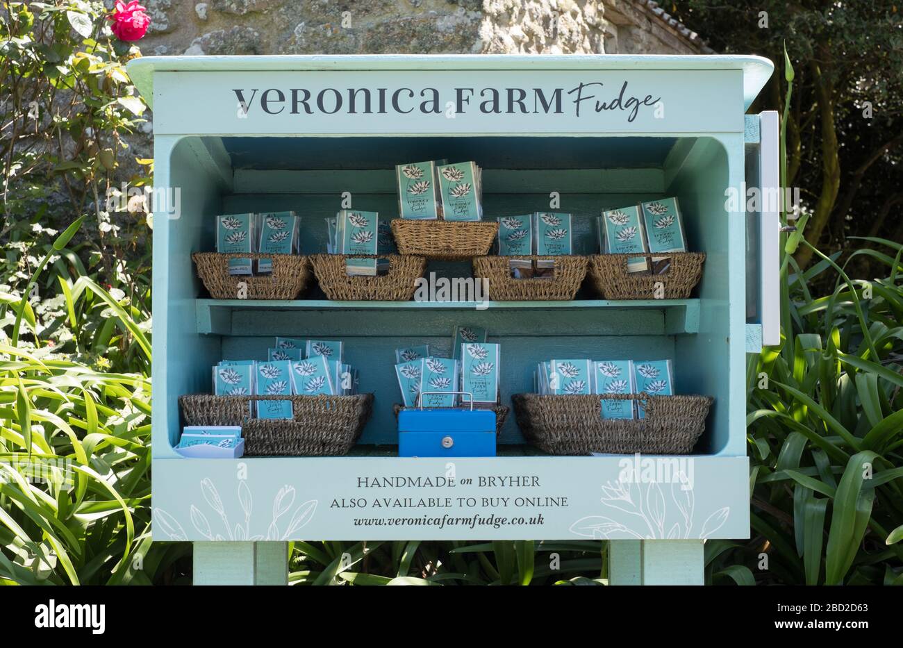 Honesty stall selling fudge at Veronica Farm on Bryher, Isles of Scilly Stock Photo