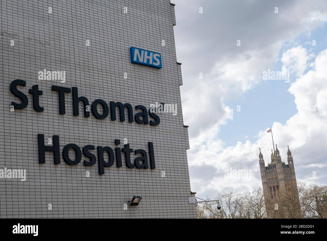 London, UK. 6th April, 2020. Outside St Thomas' Hospital in Westminster during the Coronavirus Pandemic. (photo by Sam Mellish / Alamy Live News) Stock Photo