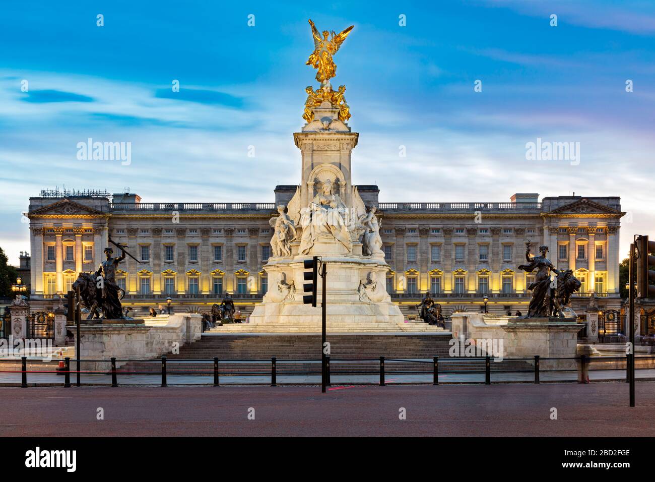 The Queen Victoria Memorial in front of Buckingham Palace, London, England, UK Stock Photo
