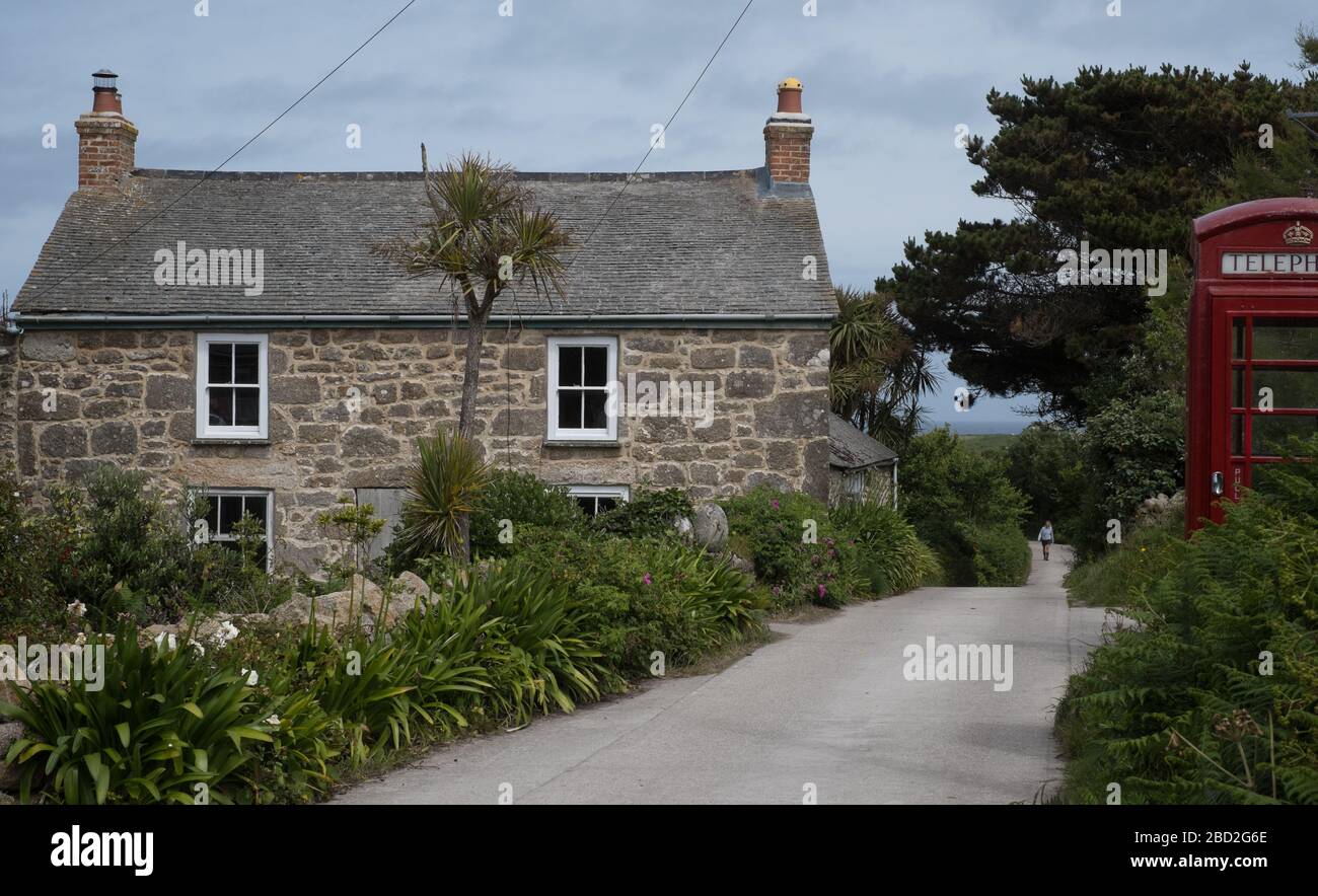 Granite cottage on the island of St Agnes, Isles of Scilly Stock Photo