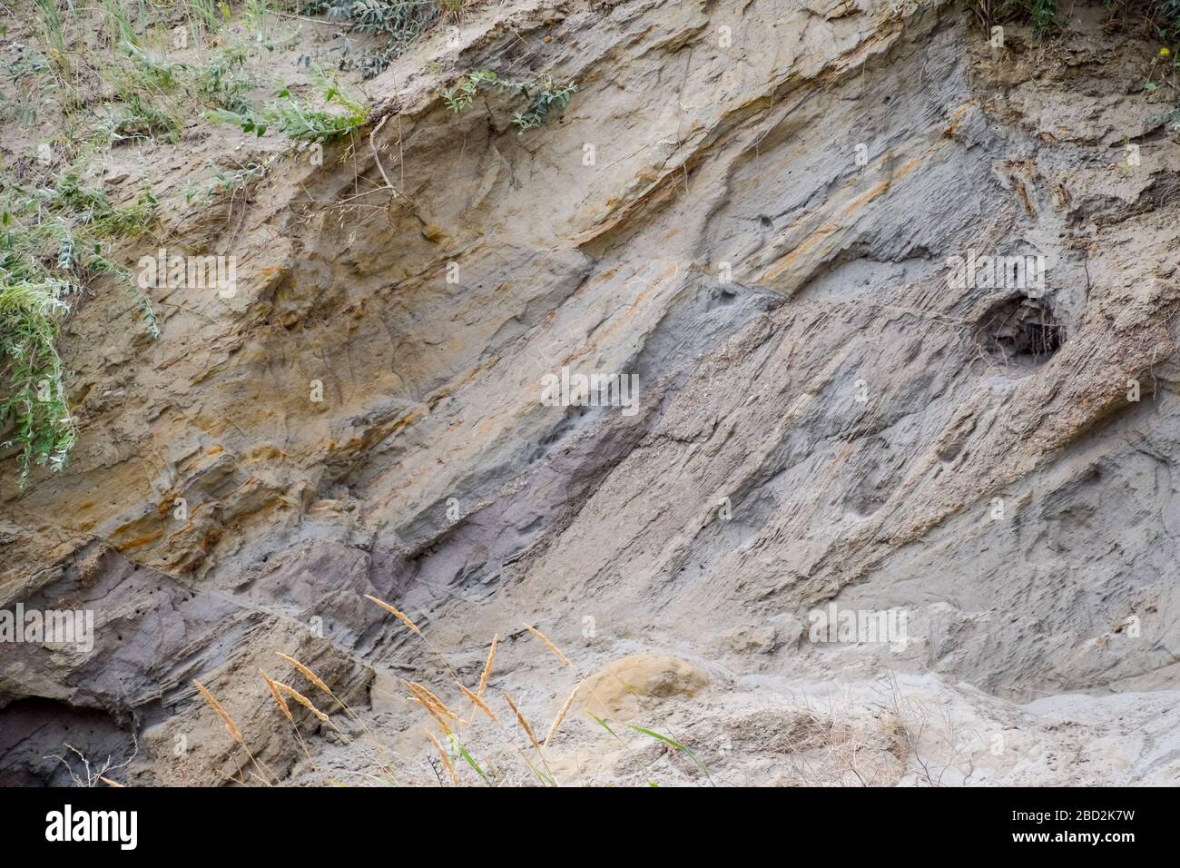 Pebbles rocks crack geology hi-res stock photography and images - Alamy