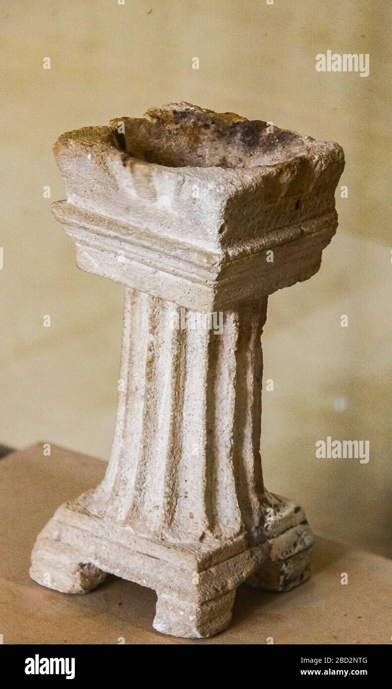 Egypt, Middle Egypt, Museum of Mallawi, photos taken in 2009, before its looting in 2013. Basin on a pedestal. Stock Photo