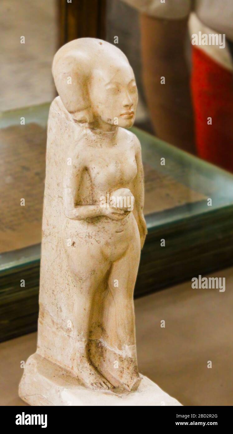 Egypt, Middle Egypt, Museum of Mallawi, photos taken in 2009, before its looting in 2013. The star of the museum, an amarnian princess. Stock Photo