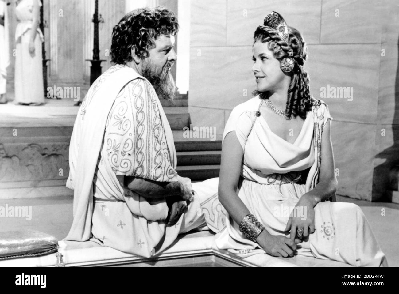 JASON AND THE ARGONAUTS 1963 Columbia Pictures film with Honor Blackman as Hera and Niall MacGinnis as Zeusa Stock Photo
