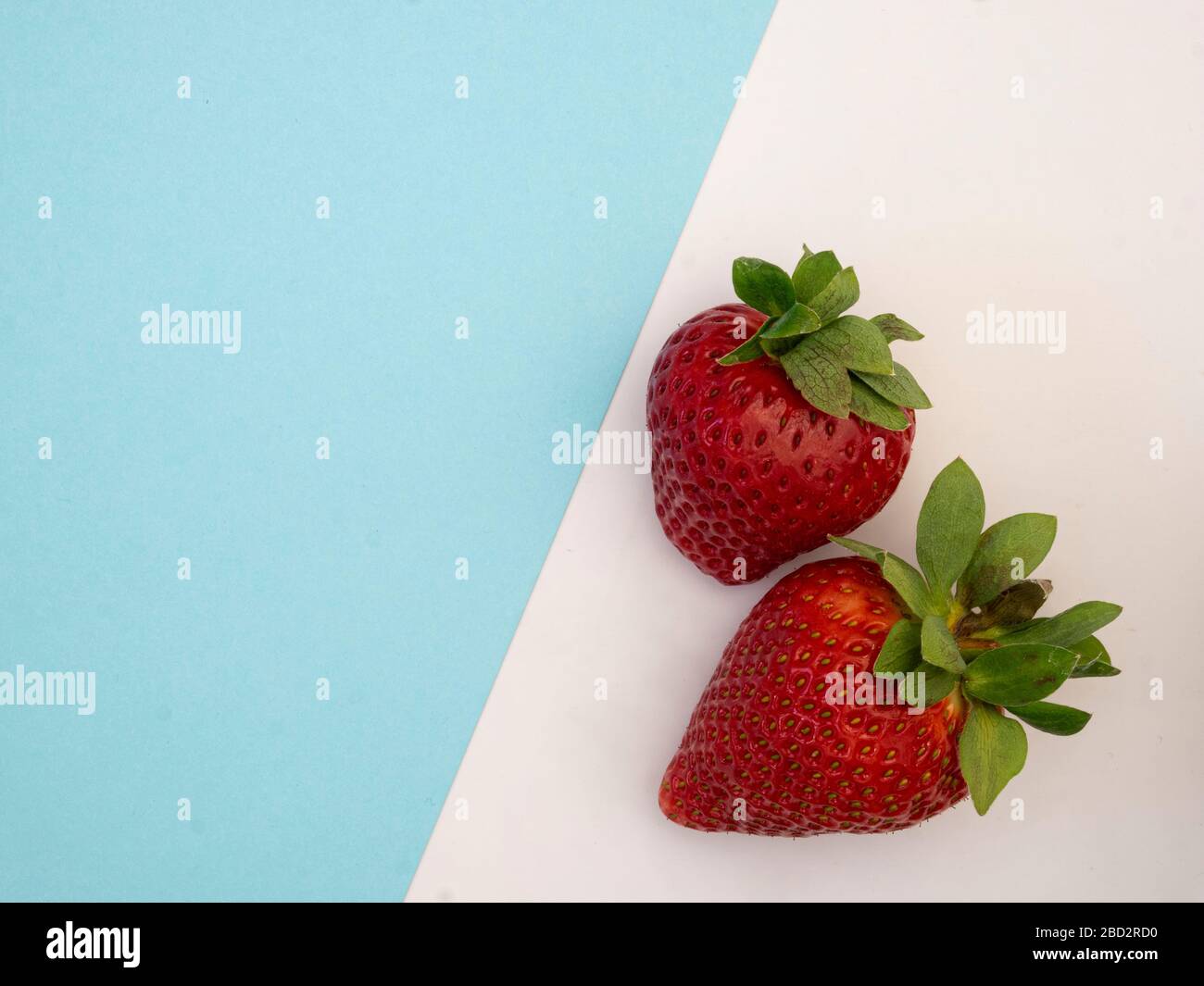 Group of strawberries hi-res stock photography and images - Alamy