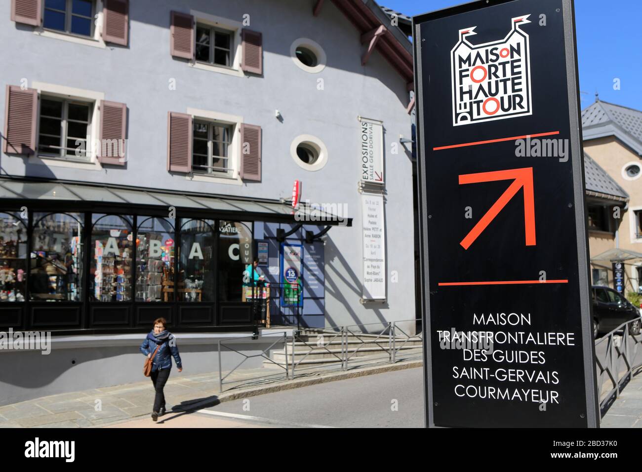 Maison transfrontalière des guides. Saint-Gervais. Courmayeur. Panneau touristique. Saint-Gervais-les-Bains. Haute-Savoie. France. Stock Photo