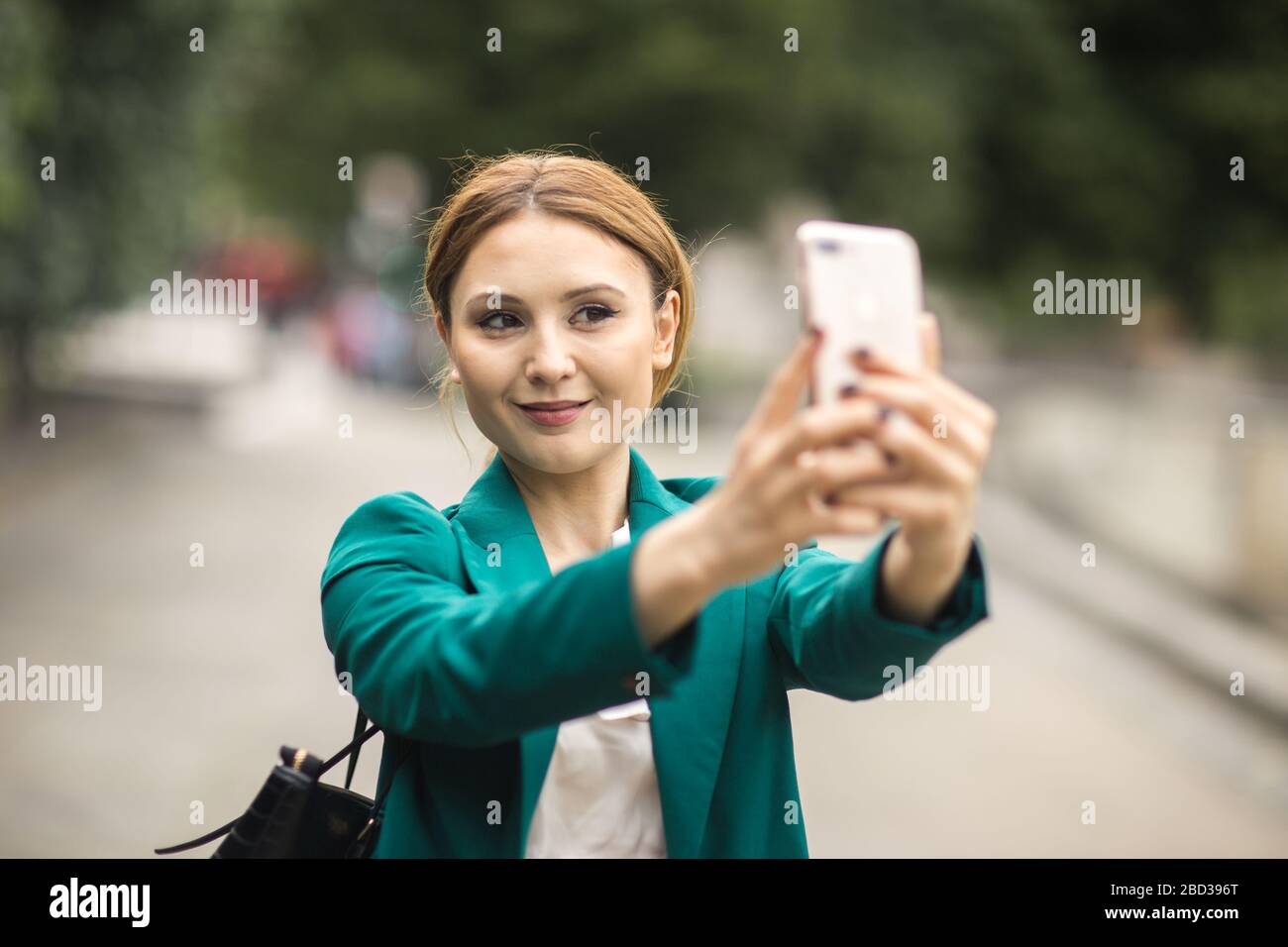 Selfie obsession hires stock photography and images Alamy