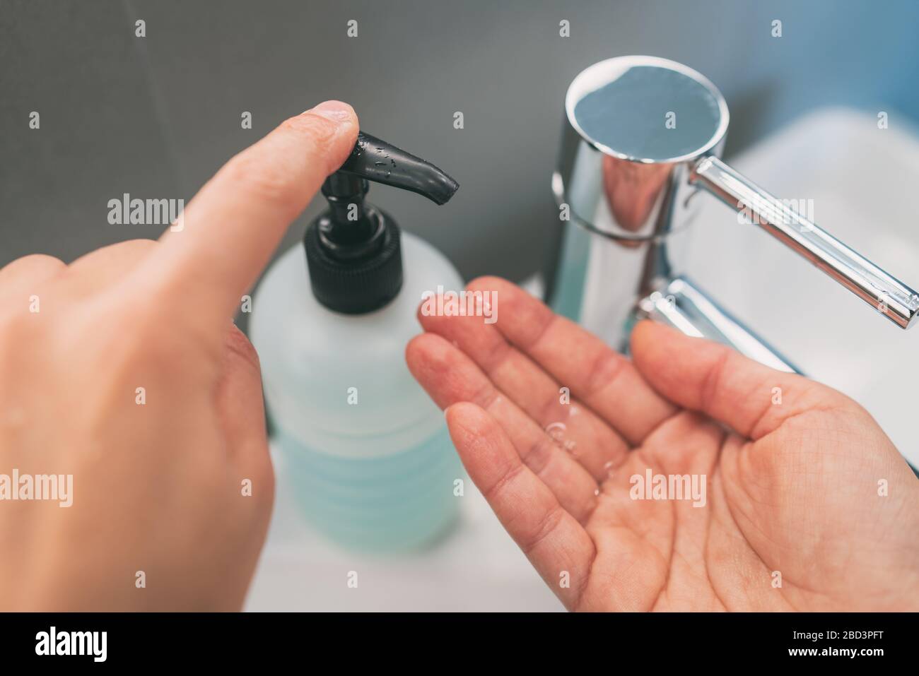 Washing hands with soap how to wash step 2 squirt liquid from soap