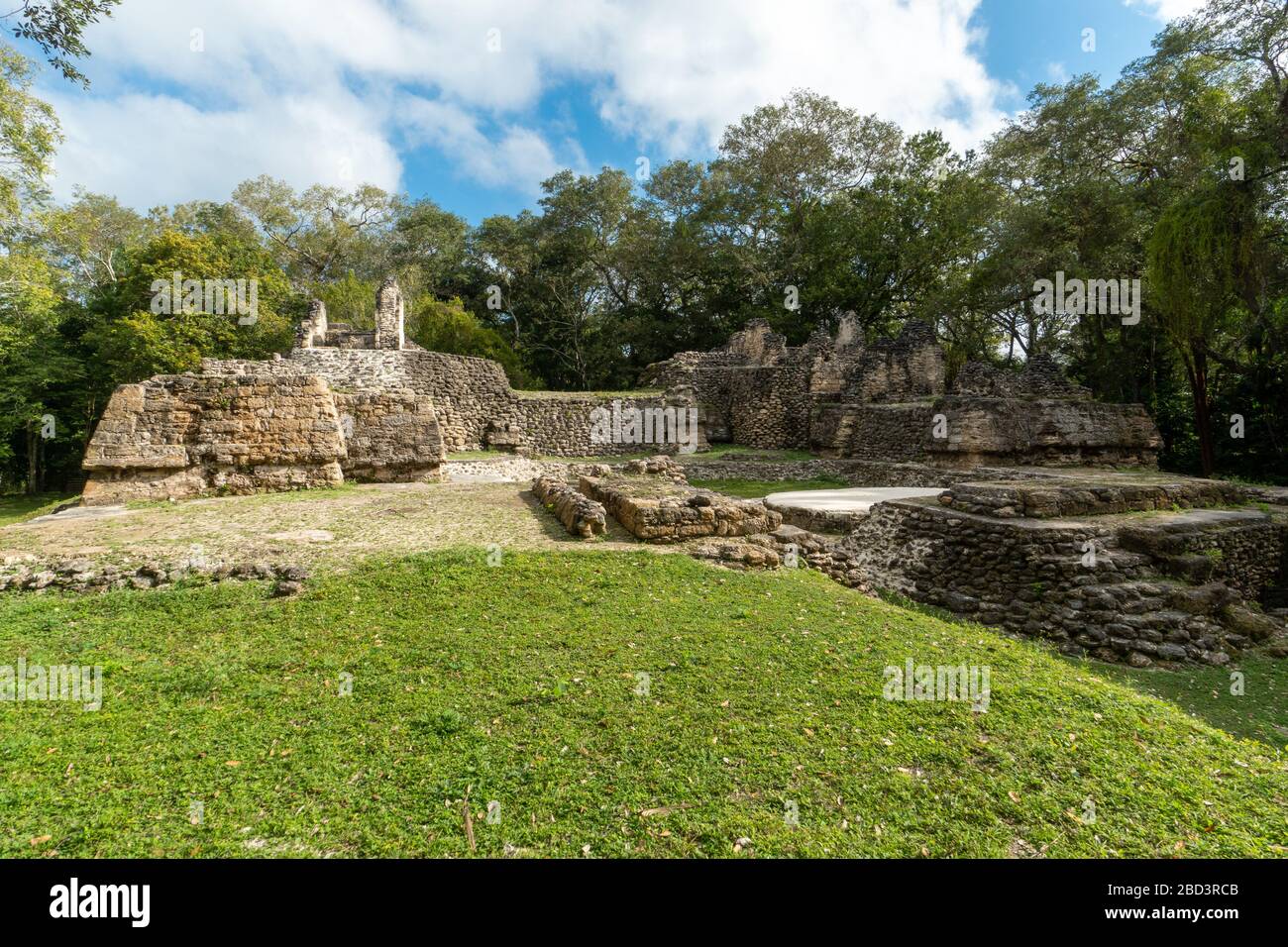 Mayan pyramids in the jungle of Petén in Uxactún, Guatemala Stock Photo