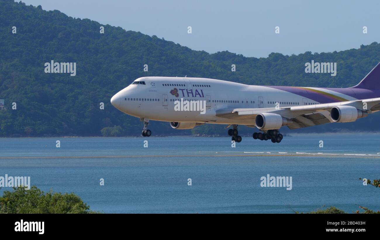 Airplane Boeing 747 approaching Stock Photo