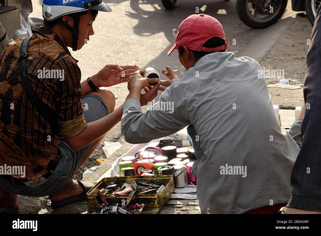 Second hand electronic market hires stock photography and images Alamy