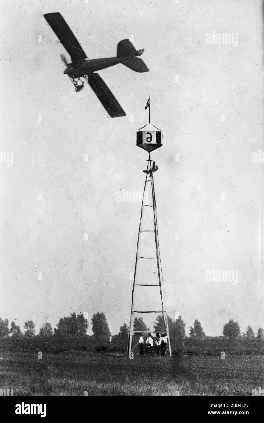 French aviator Jules Vedrines turning the pylon in the James Gordon Bennett Cup Race, Chicago, Illinois ca. September 9, 1912 Stock Photo