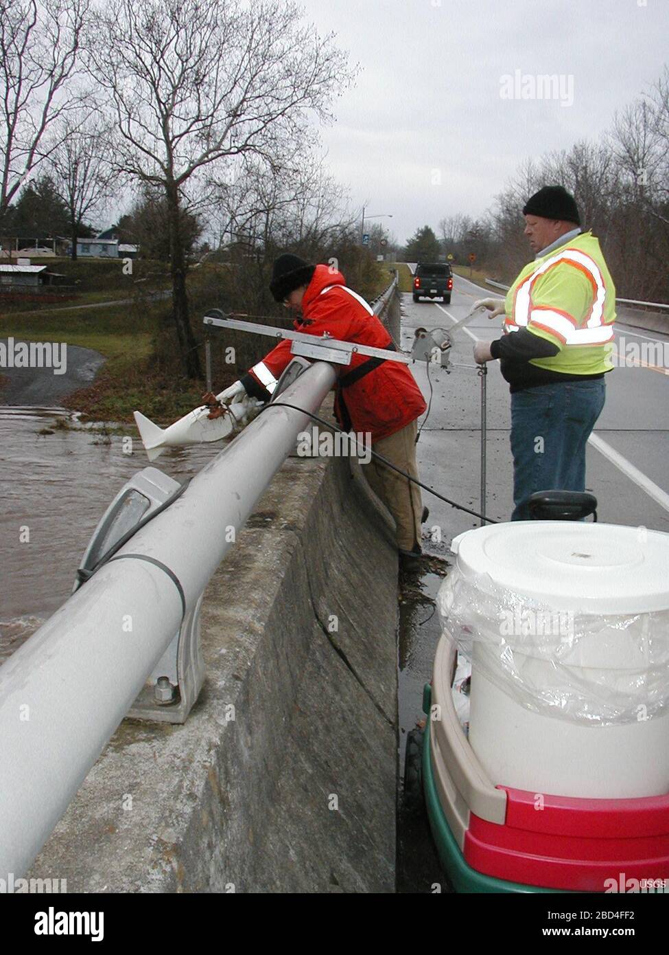 Storm Sampling on the Clinch River in Dungannon, VA ca. Dec. 1, 2010 Stock Photo Alamy