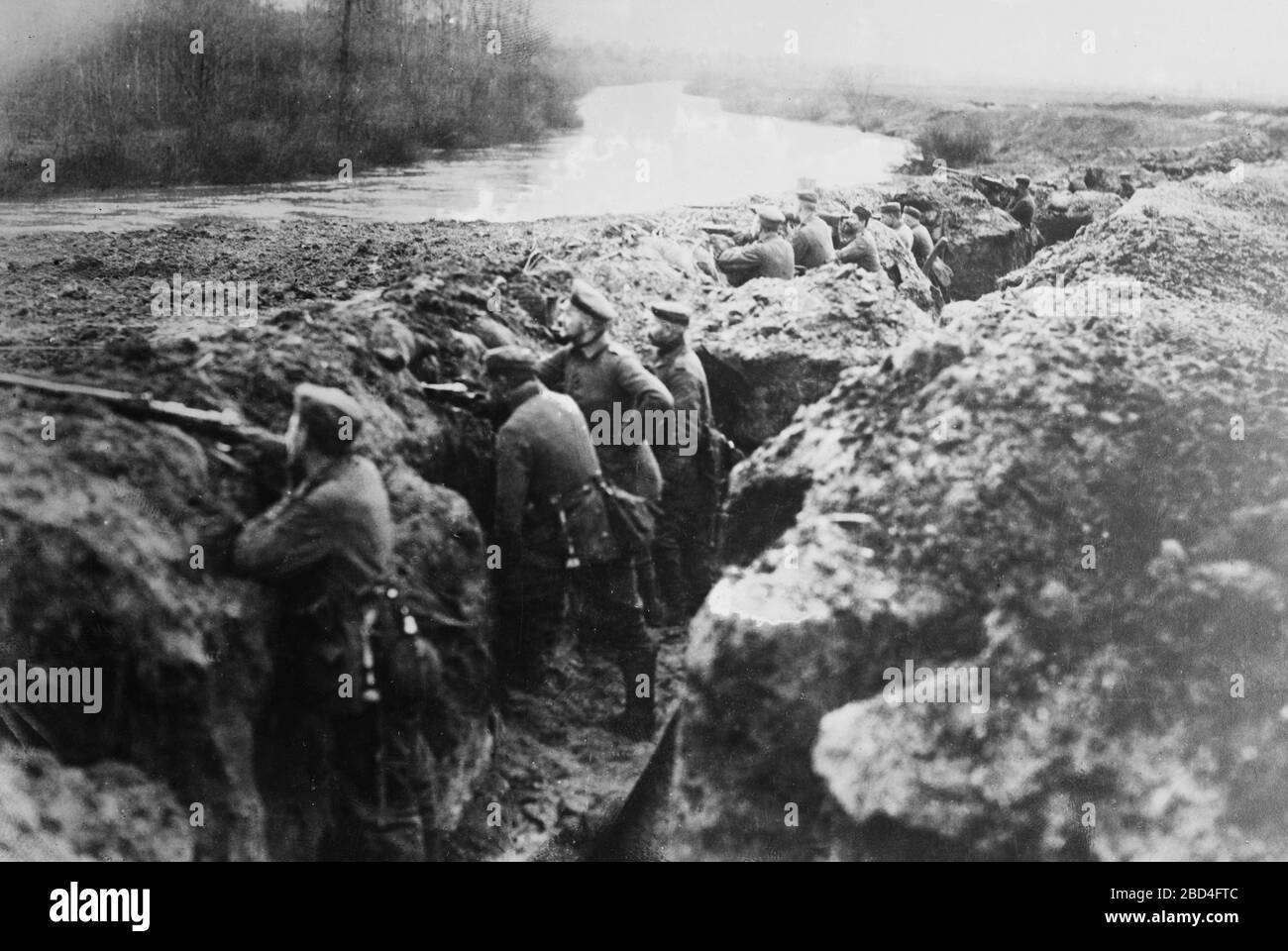 German soldiers in trenches along the Aisne River in France during World War I ca. 1914-1915 Stock Photo