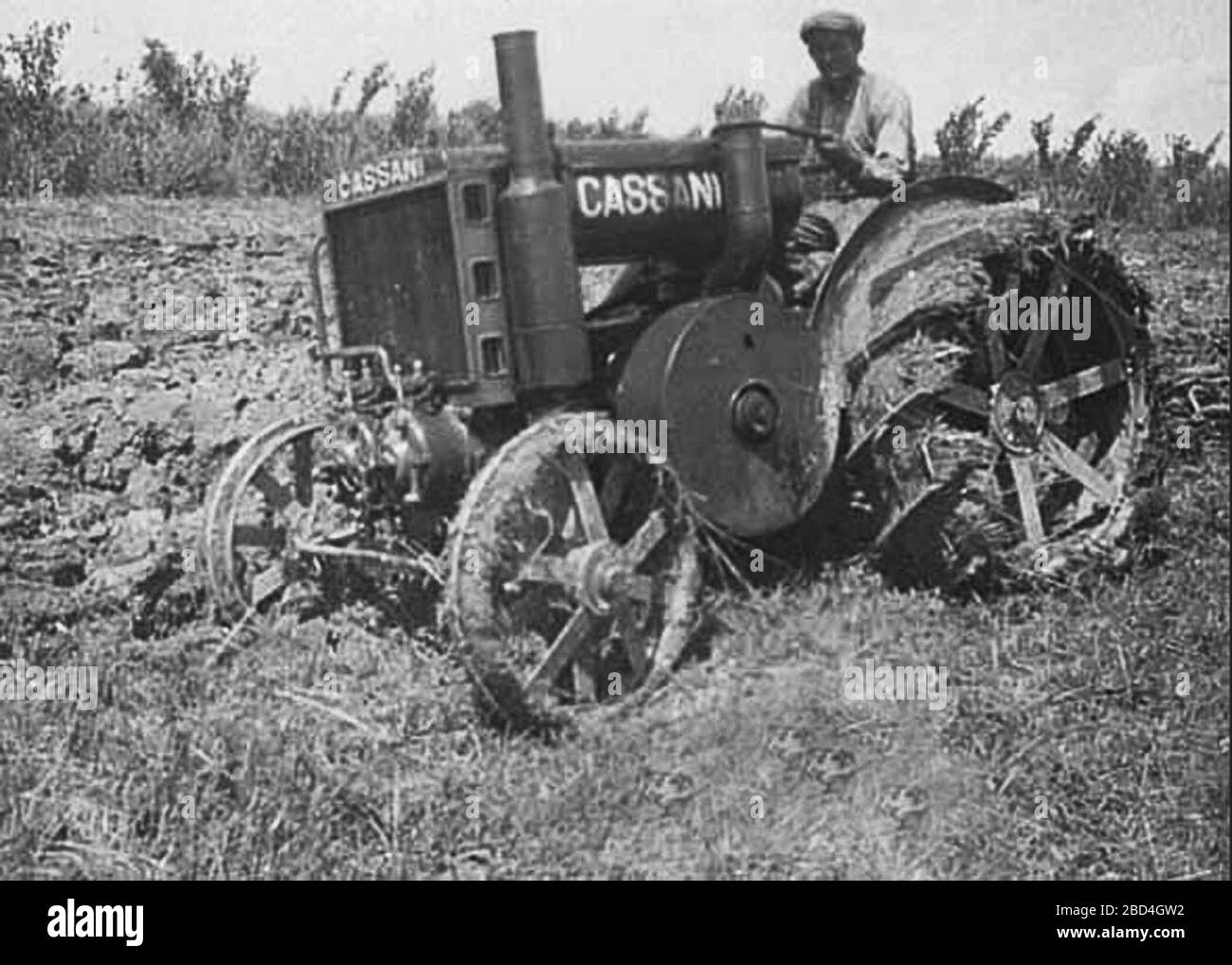 Farm equipment 1940s hi-res stock photography and images - Alamy