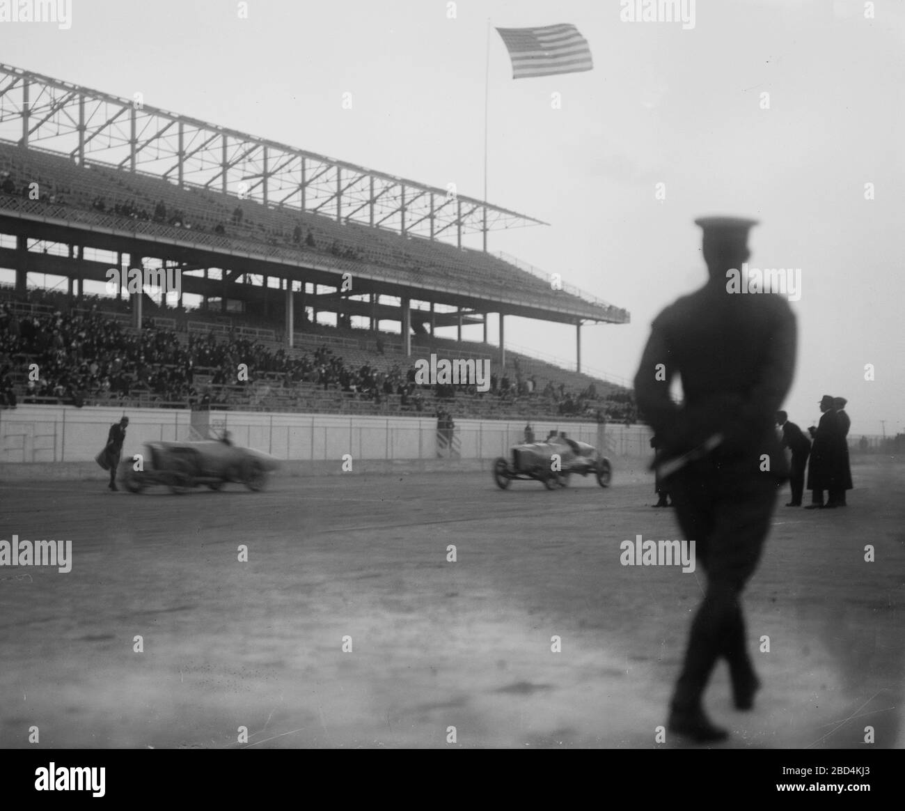 Race car drivers Bob Burman and Ralph de Palma (1882-1956) at the track. Ralph de Palma won the 1915 Indianapolis 500 Stock Photo