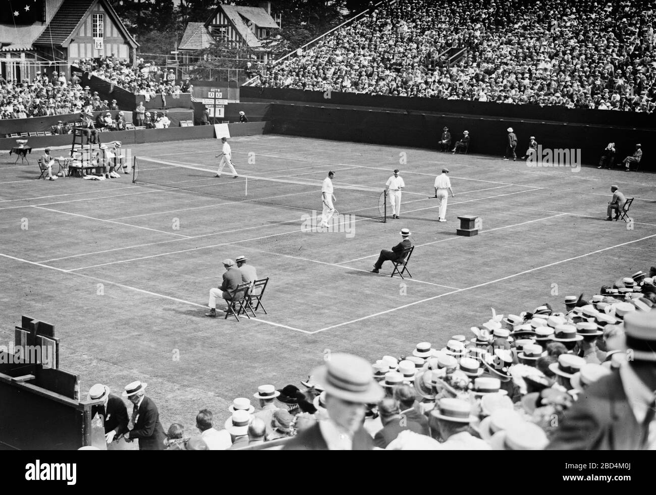 Davis Cup Match between the American team (Maurice E. McLoughlin and Thomas A. Bundy) and the Australian team (Anthony F. Wilding and Norman E. Brookes) at the West Side Tennis Club, Forest Hills ca. August 1914 Stock Photo