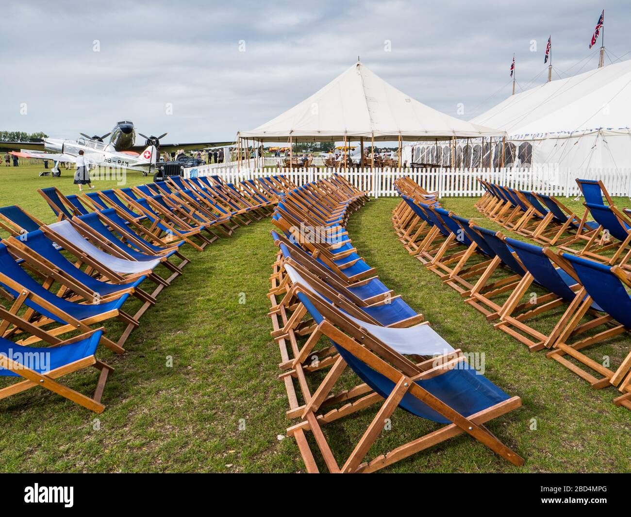 Empty deck chairs hi-res stock photography and images - Alamy