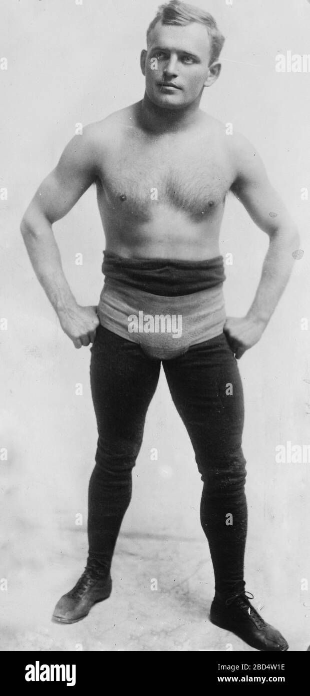 wrestler-mike-yokel-ca-1910-1915-2BD4W1E.jpg