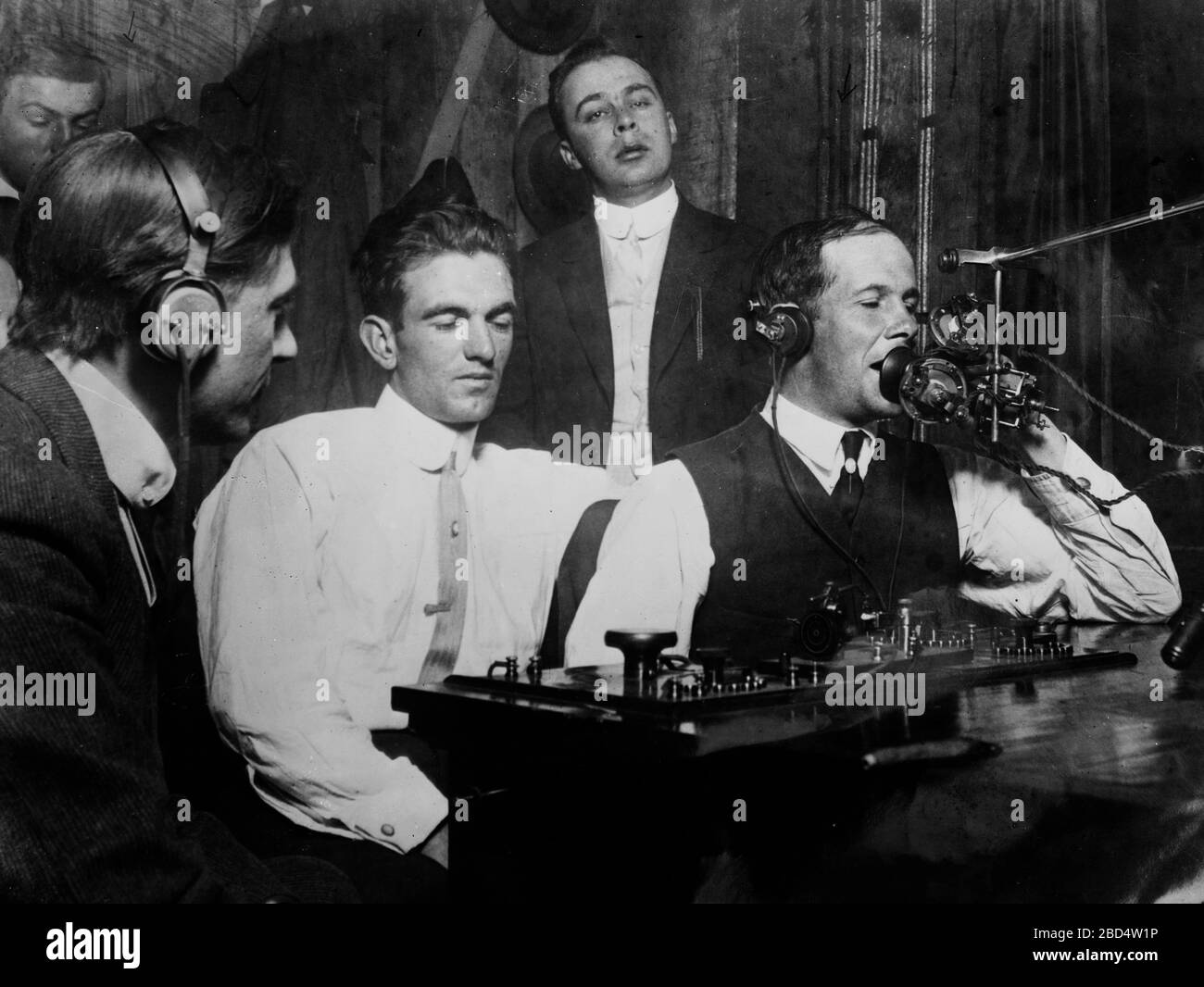 1910 telephone hi-res stock photography and images - Alamy