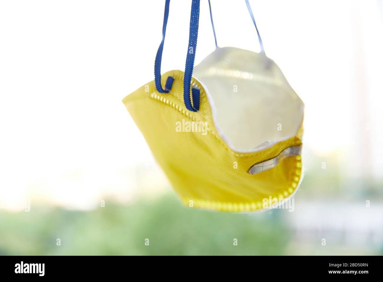 Download Yellow Mask Filters High Resolution Stock Photography And Images Alamy PSD Mockup Templates