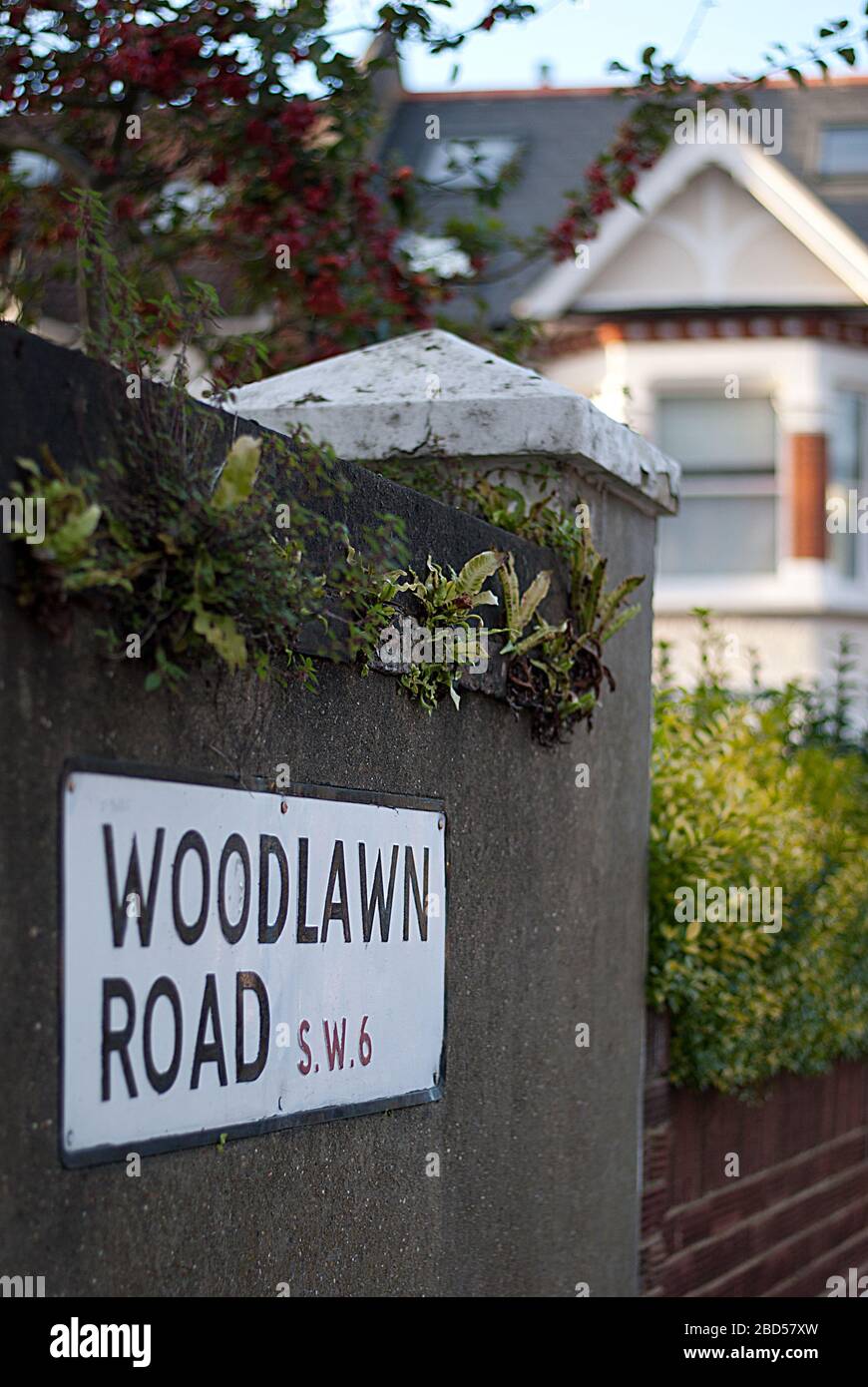 Woodlawn Road Street Sign Fulham, London, SW6 Stock Photo - Alamy