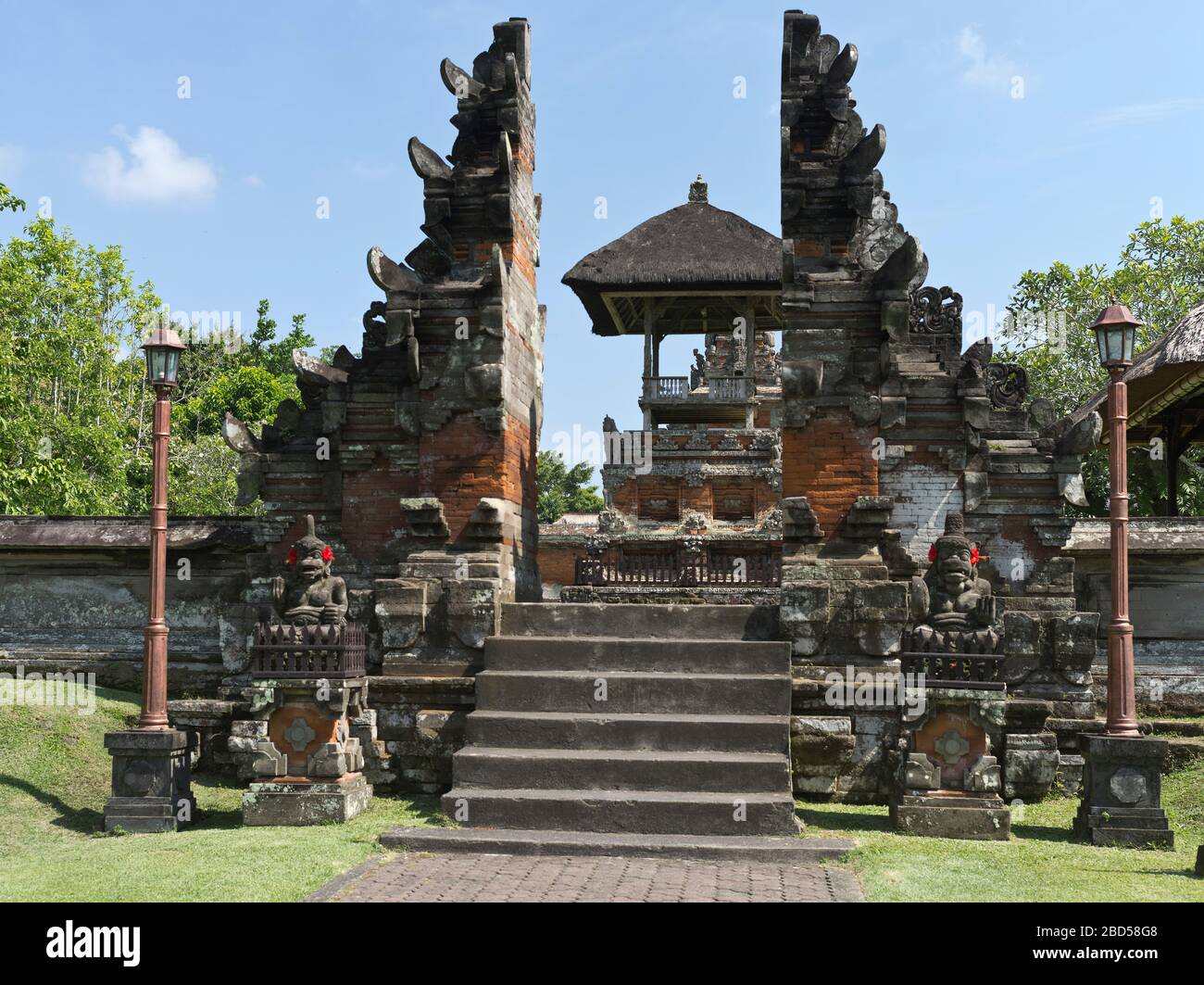 dh Pura Taman Ayun Royal Temple BALI INDONESIA Balinese Hindu Mengwi temples garden gate entrance architecture hinduism Stock Photo