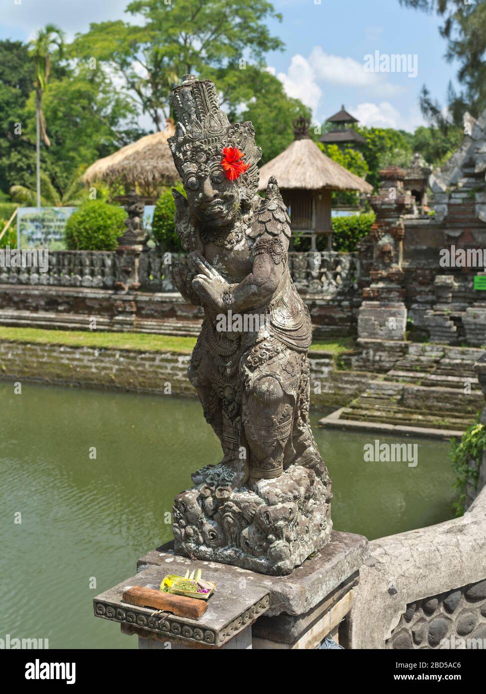 dh Pura Taman Ayun Royal Temple BALI INDONESIA Balinese statue idol guarding Mengwi Temple asian hindu religion Stock Photo