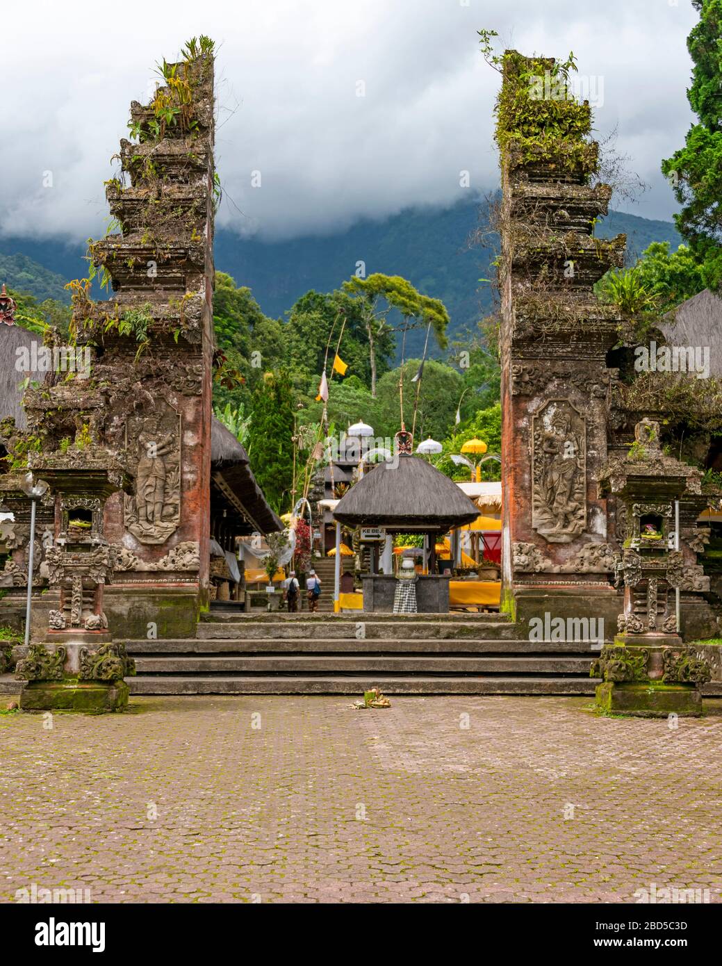 Vertical view of the sculpted gates of Batukaru temple in Bali, Indonesia. Stock Photo
