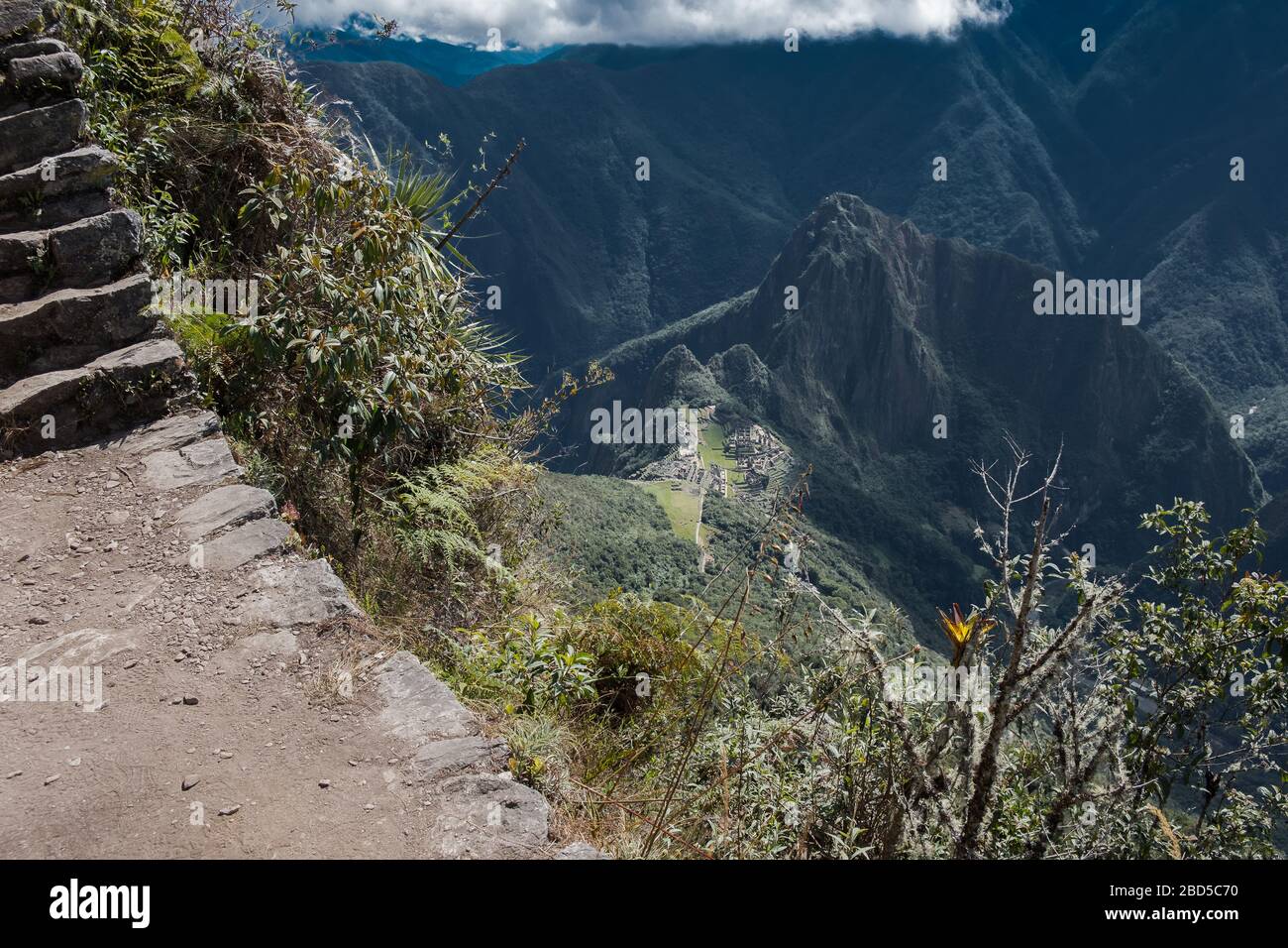 Machu picchu hike hi-res stock photography and images - Alamy