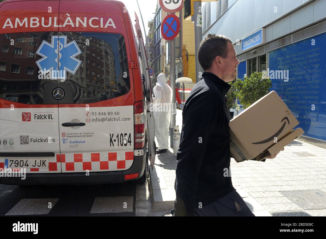 Amazon delivery man, during the coronavirus Covid 19 lockdown in