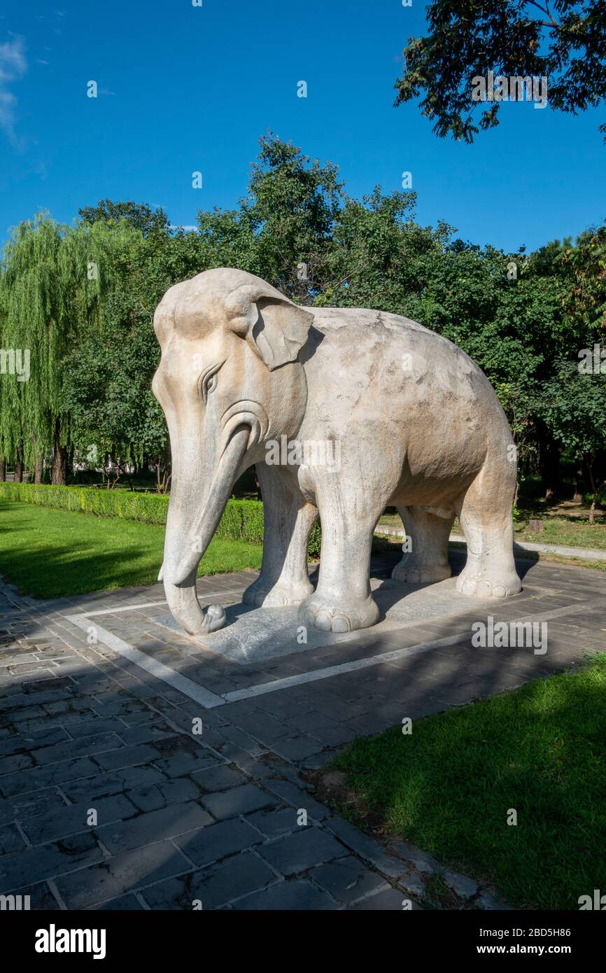Elephant stone statues hires stock photography and images Alamy