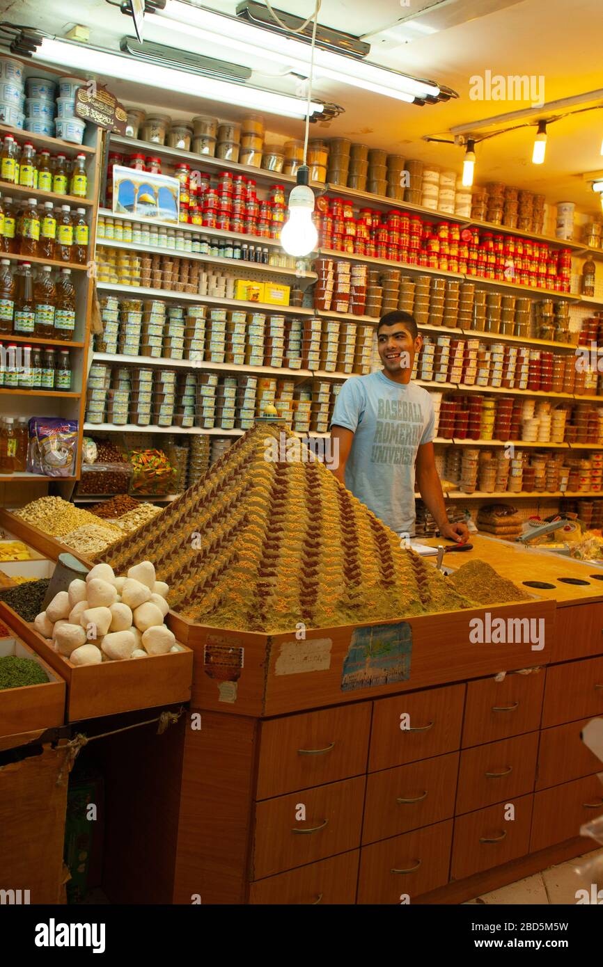 Spezie Assortite Su Un Mercato a Gerusalemme Stall Bazaar Israel Fotografia  Stock - Immagine di colore, ingrediente: 231592892