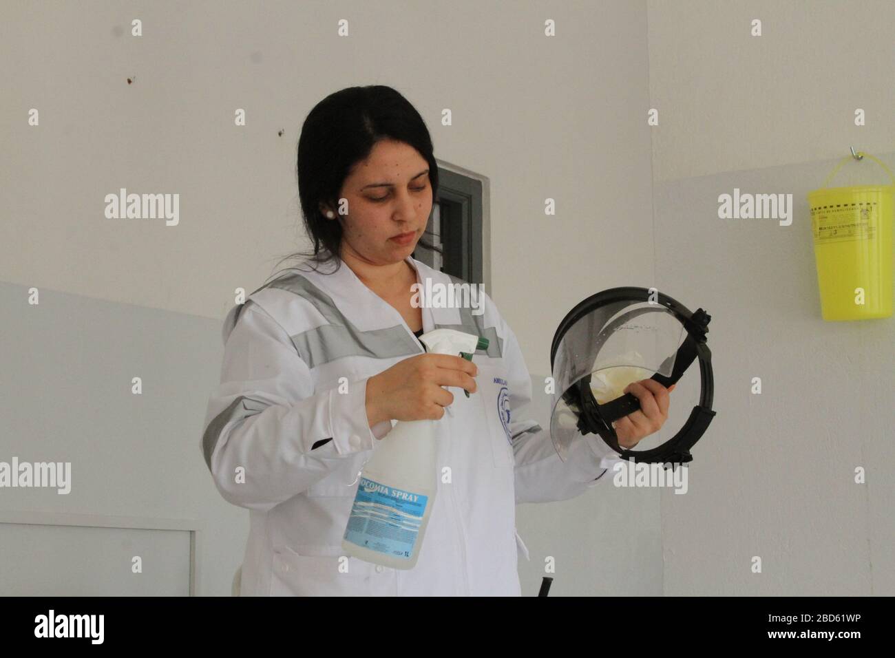 Tunis, Tunisia. 6th Apr, 2020. An emergency doctor preparing her equipment before heading out for operations.SAMU Tunisia (Urgent Medical Aid Service), are busier than before attending to the increasing COVID-19 patients in the capital Tunis. Credit: Jdidi Wassim/SOPA Images/ZUMA Wire/Alamy Live News Stock Photo