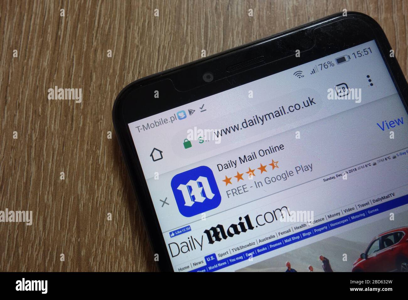 Daily Mail website (www.dailymail.co.uk) displayed on smartphone Stock Photo