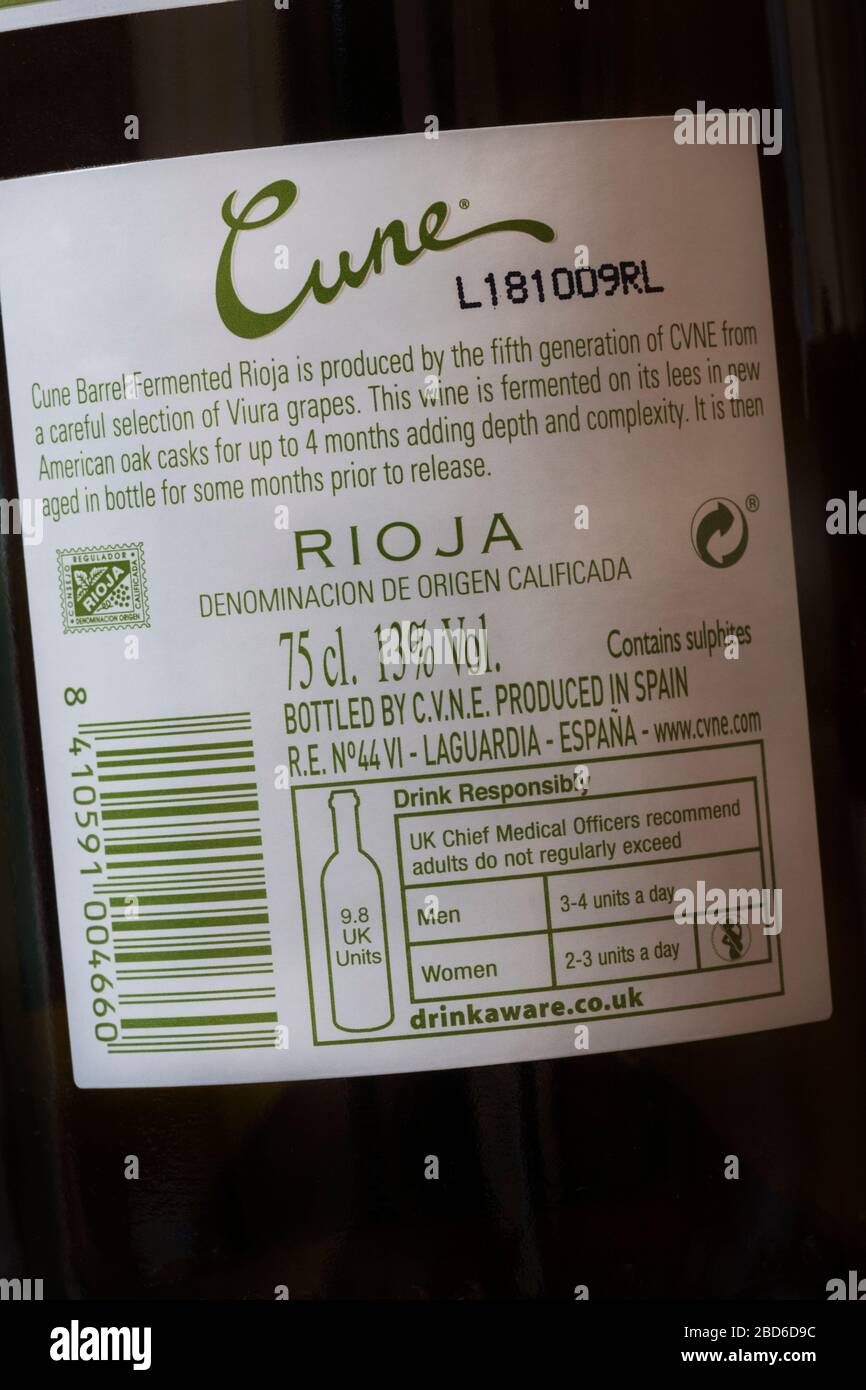 Information label on back of Cune Rioja bottle of white wine - product of Spain, Spanish Stock Photo