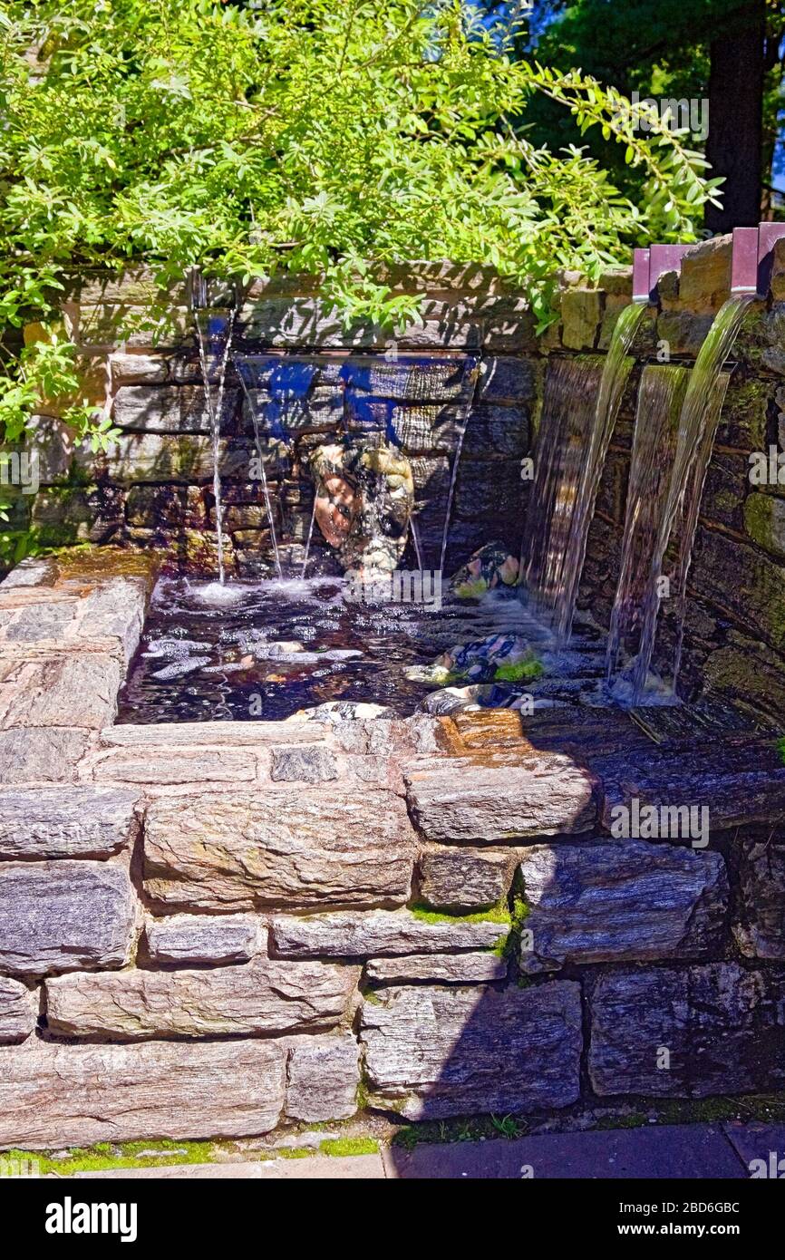 Pool Room; Minder Ruin Garden; square fountain; marble faces; greenery