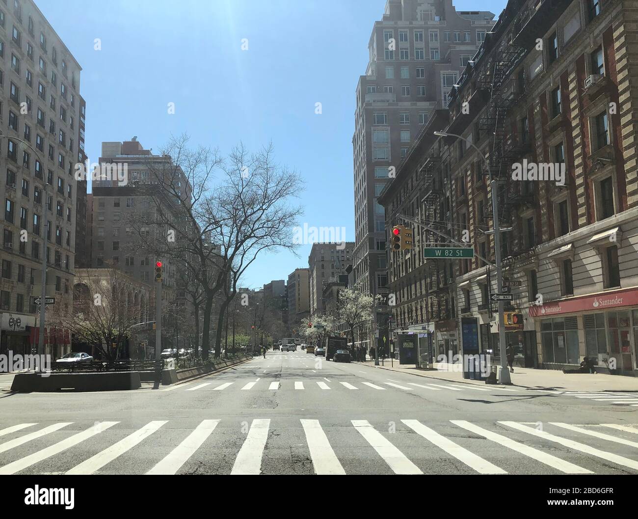 Empty side walks hi-res stock photography and images - Alamy