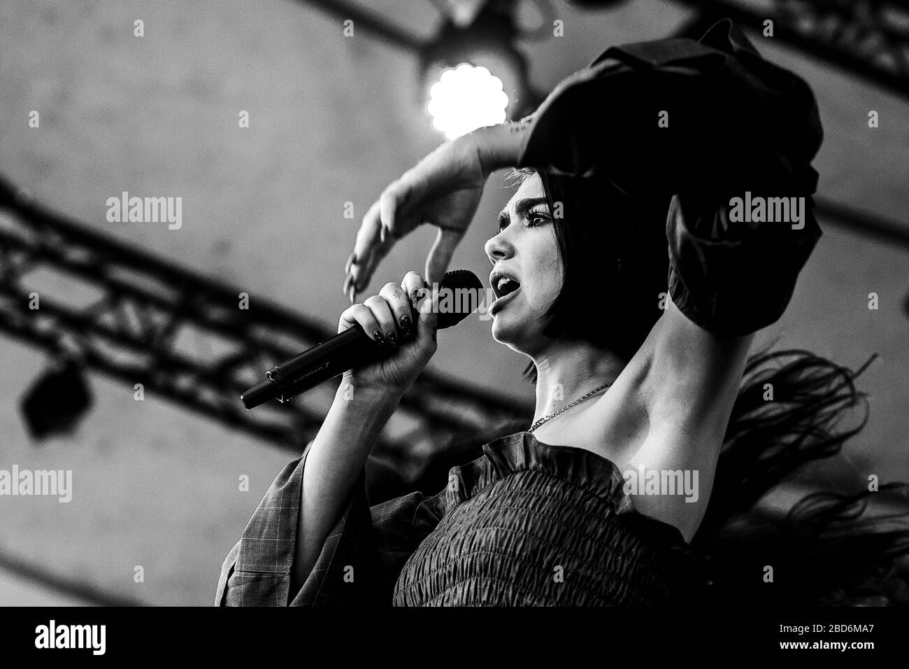 Dua lipa musician Black and White Stock Photos & Images - Alamy