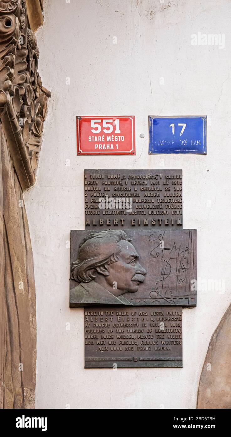 Einstein Gedenktafel in Prag, Tschechische Republik Stock Photo