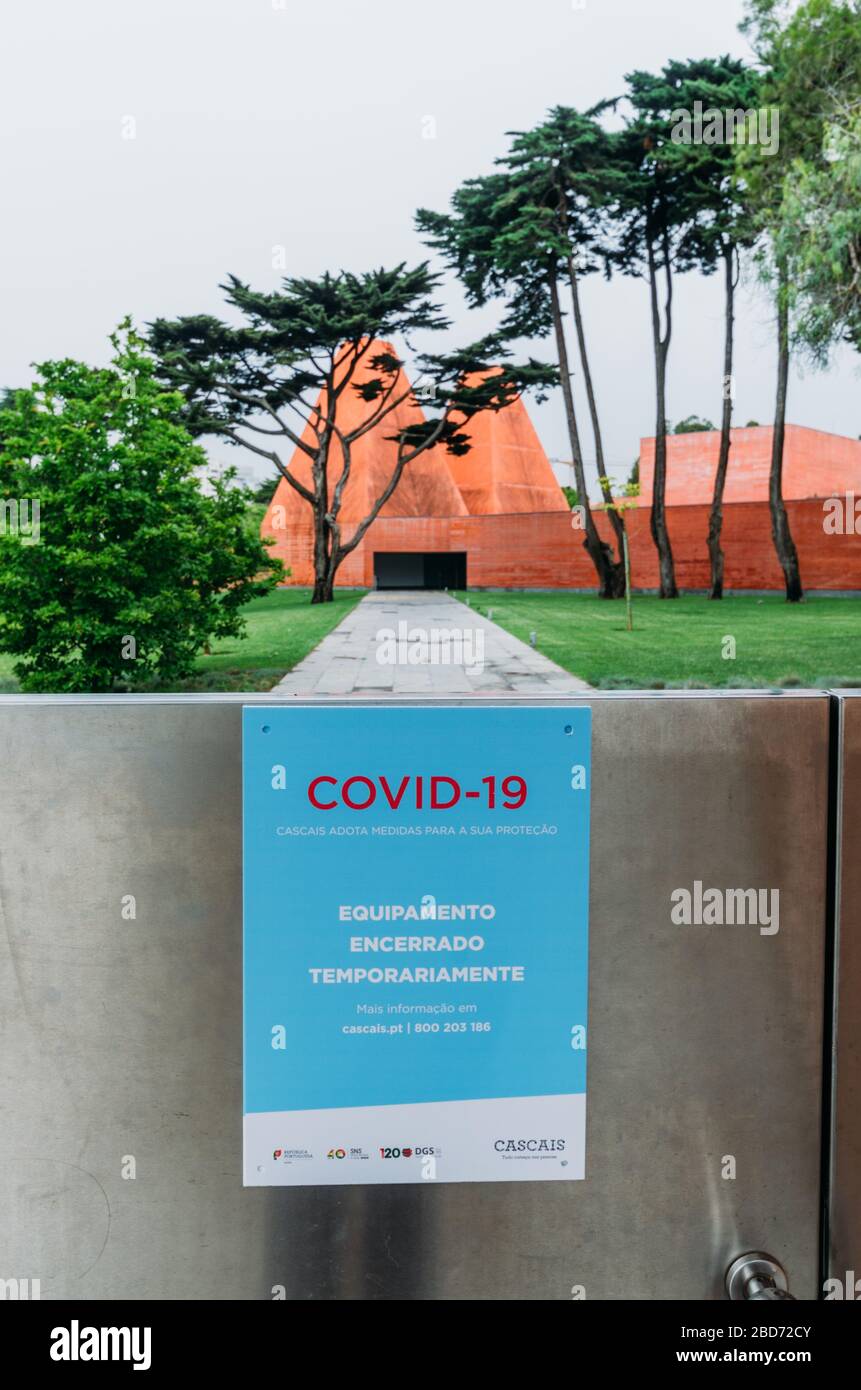 Coronavirus Covid-10 notice outside Casa das Historias Paula Rego museum in Cascais, Portugal Stock Photo