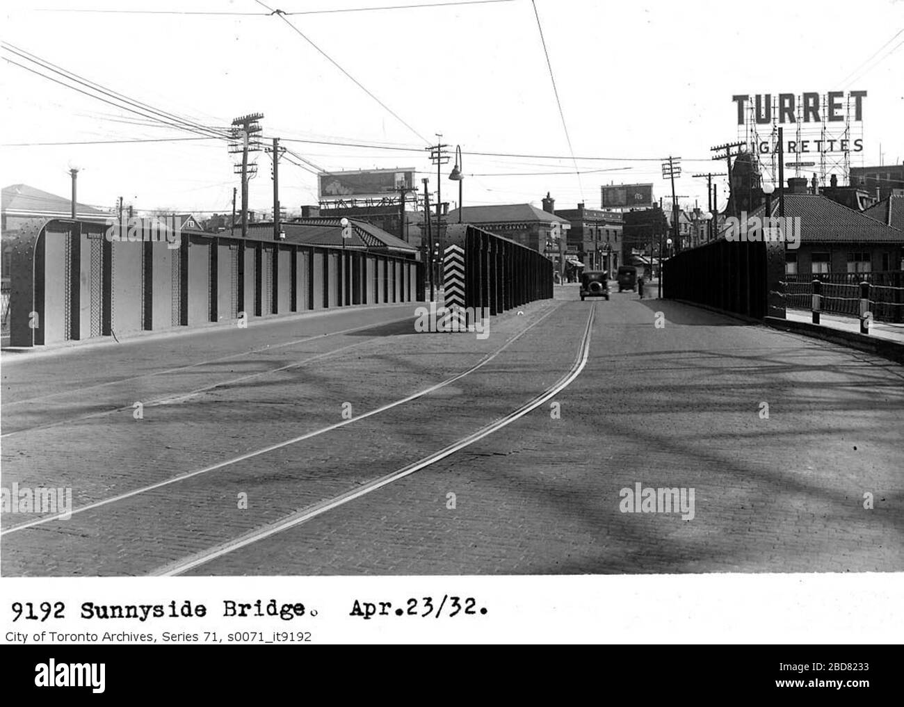 English The Item Is A Photograph Of The Sunnyside Bridge View Of Lakeshore Road Brige Over Cnr Tracks Immediately South And West Of Sunnyside Station Foot Of Roncesvalle Avenue At Queen 23