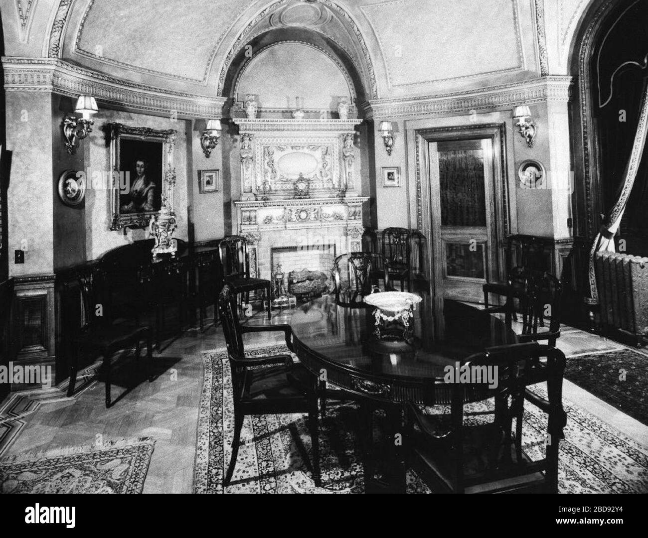 Francais Salle A Manger Maison Marius Dufresne 4040 Rue Sherbrooke Est Montreal Quebec Canada English Dinning Room Marius Dufresne House 4040 Sherbrooke Street East Montreal Quebec Canada Unknown Dateunknown Date This Image Is
