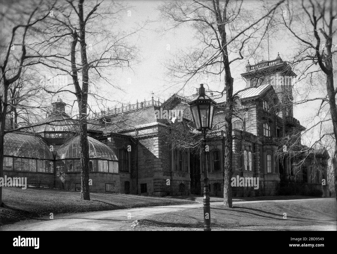 Francais Maison Hugh Allan Dite Ravenscrag 5 1025 Avenue Des Pins Ouest Montreal Quebec Canada English Hugh Allan House Ravenscrag 5 1025 Pine Avenue West Montreal Quebec Canada 9 April 1936 This Image Is