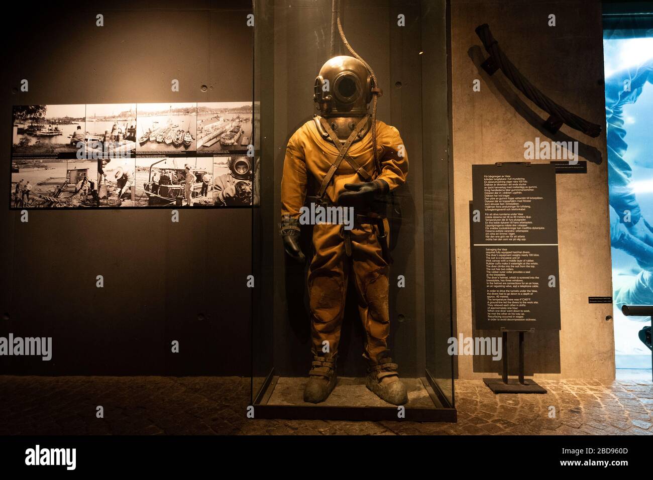Diving suit deep sea hi-res stock photography and images - Alamy