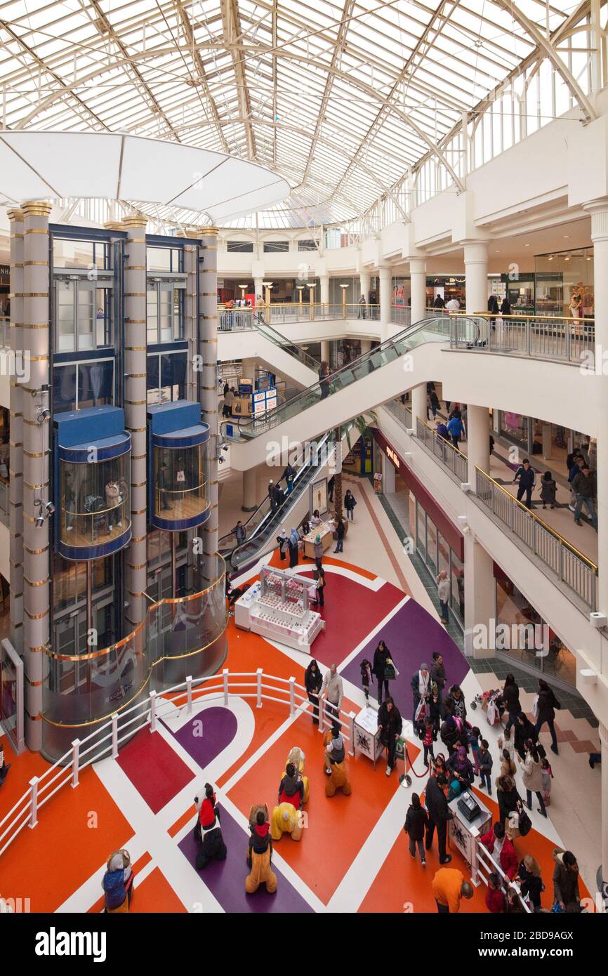 Exchange Ilford shopping centre Stock Photo Alamy