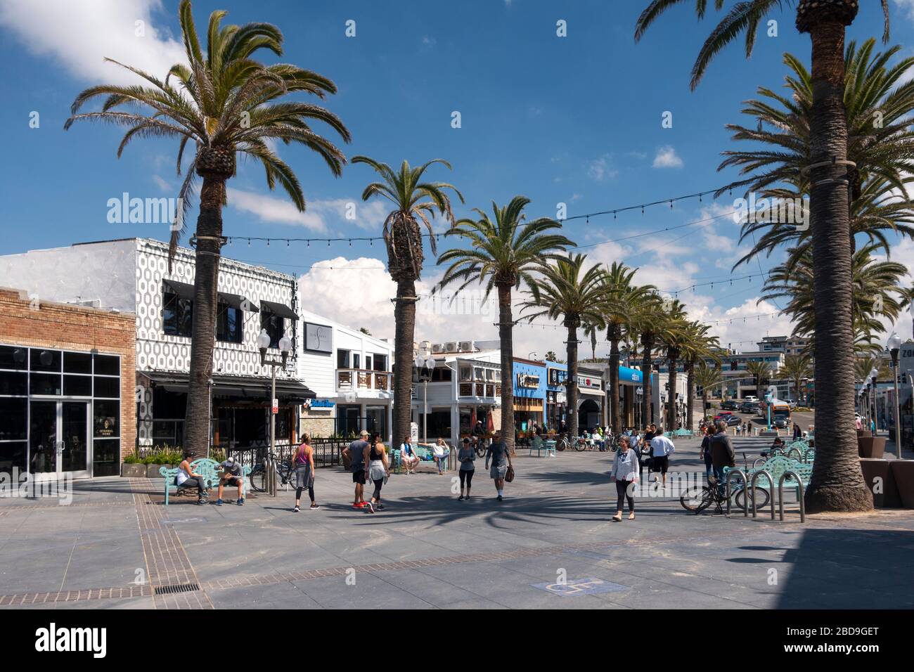 Pier avenue shops in downtown Hermosa Beach on the Southern California oceanfront Stock Photo