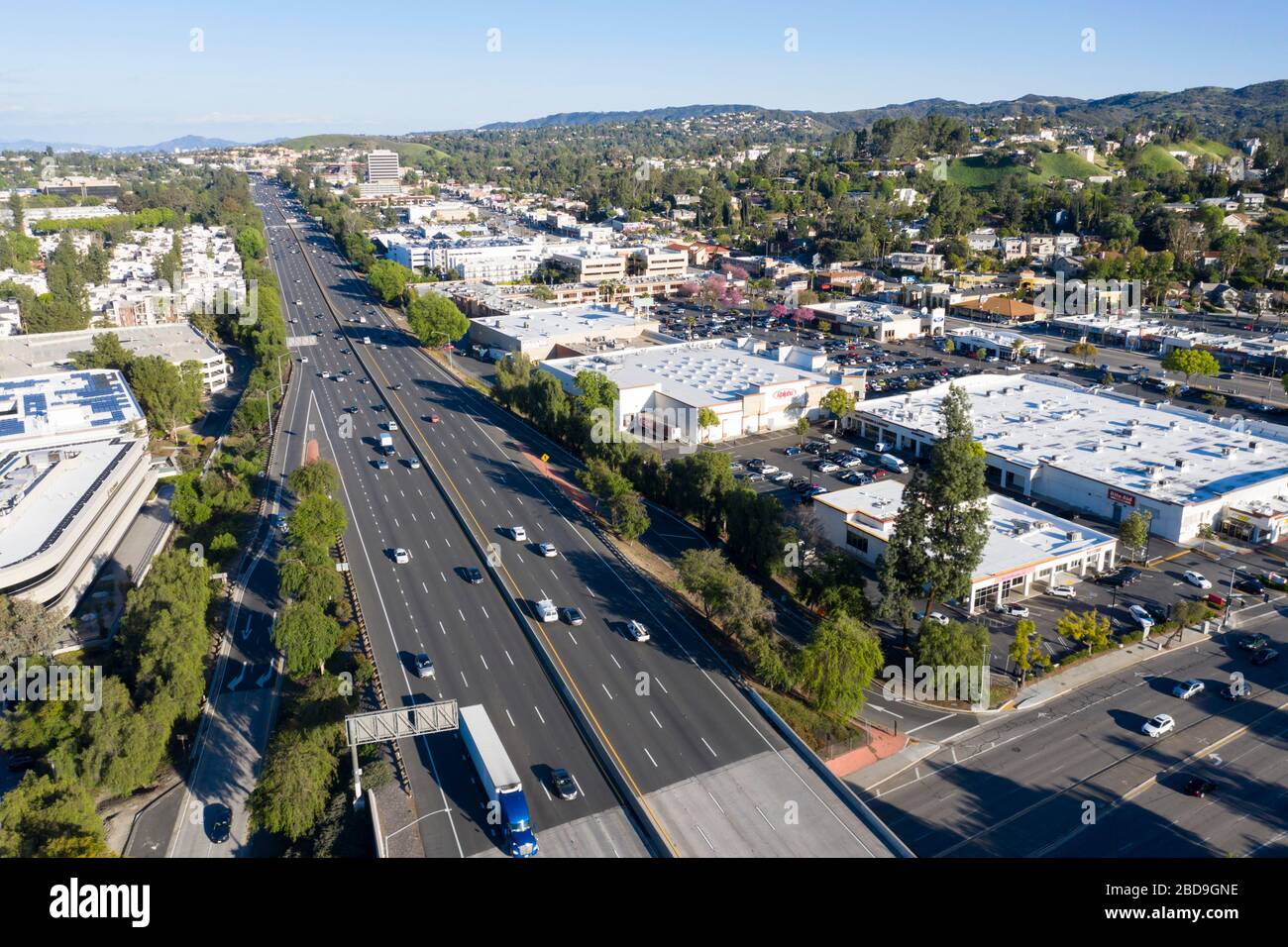 Aerial view of the 101 freeway in Woodland Hills, Los Angeles