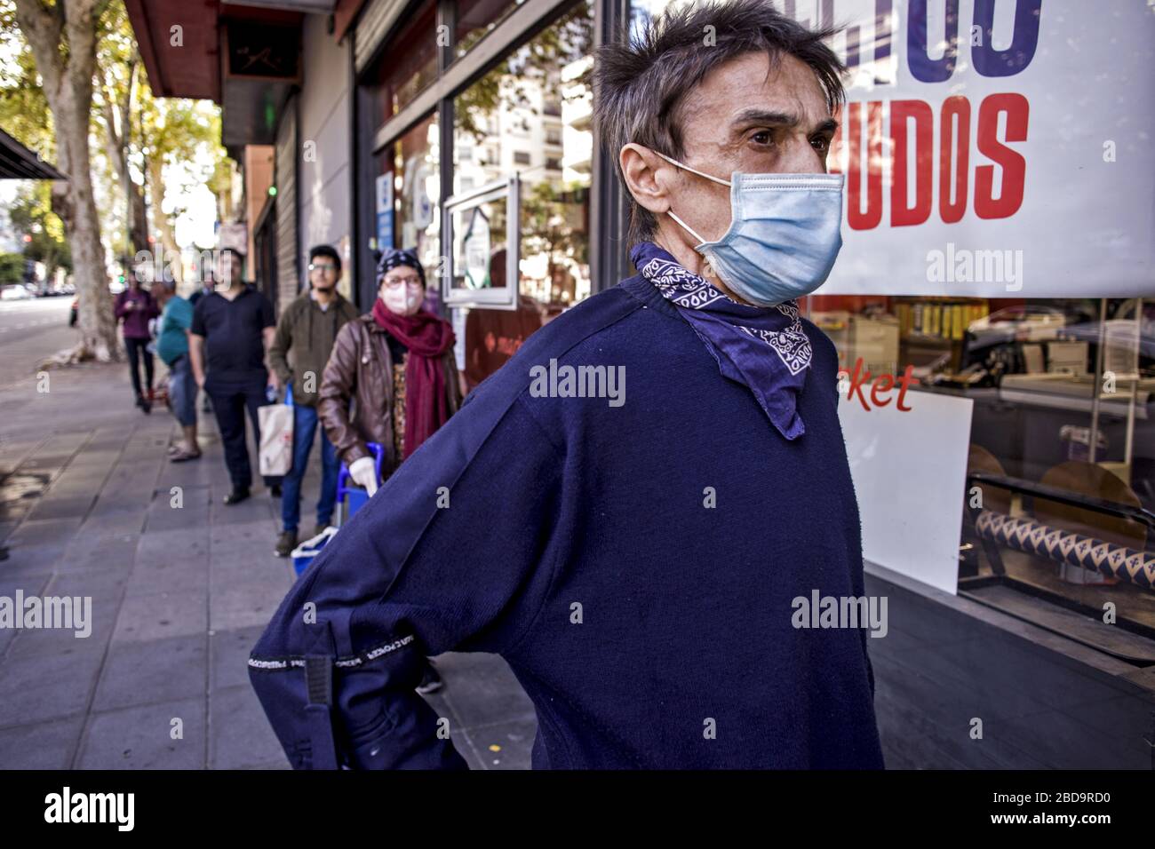 Buenos Aires, Federal Capital, Argentina. 7th Apr, 2020. Both the head of the Buenos Aires Government, Horacio RodrÃ-guez Larreta, and the Minister of Health FernÃ¡n QuirÃ³s recommended the use of any device to cover his mouth when going out.They asked that professional chinstraps be made available for use in hospitals and advised the use of ''home-made devices'' that serve to ''cover the mouth'' of people who must go out, as a measure to prevent the spread of coronavirus.Five provinces have already imposed the mandatory use of ''masks''.The governors of Jujuy, Salta, La Rioja and Misiones a Stock Photo